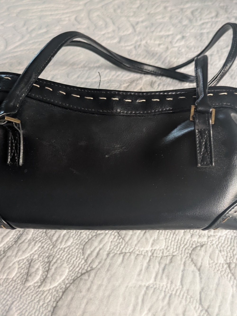 Classic Black Leather Shoulder Bag - Sleek Everyday Carry